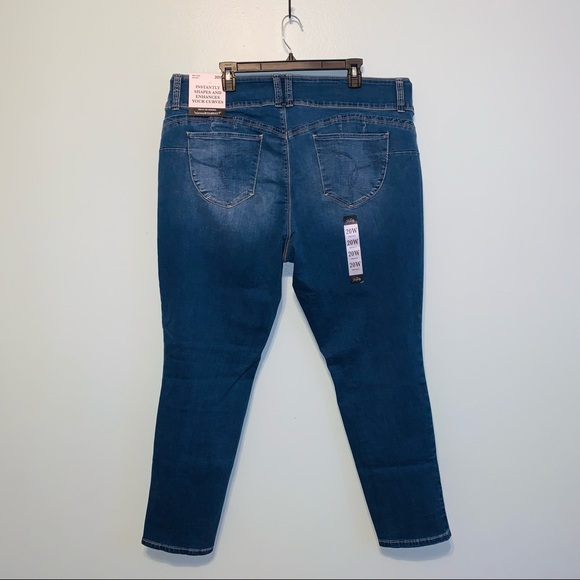 Royalty For Me plus size jeans - Picture 3 of 3